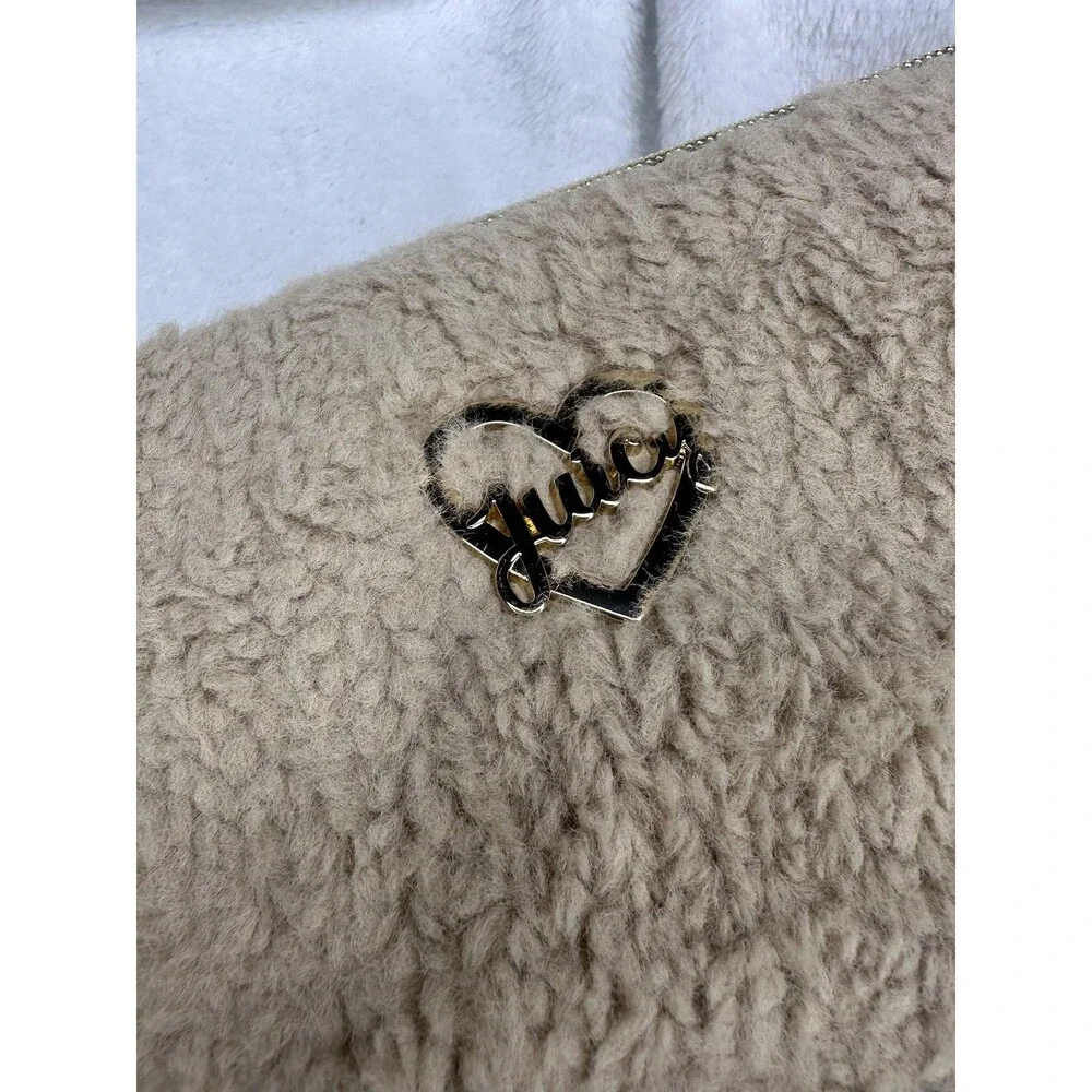 Juicy Couture Travel Cosmetic Bag Beige Sherpa Gold Heart Bottom Compartment